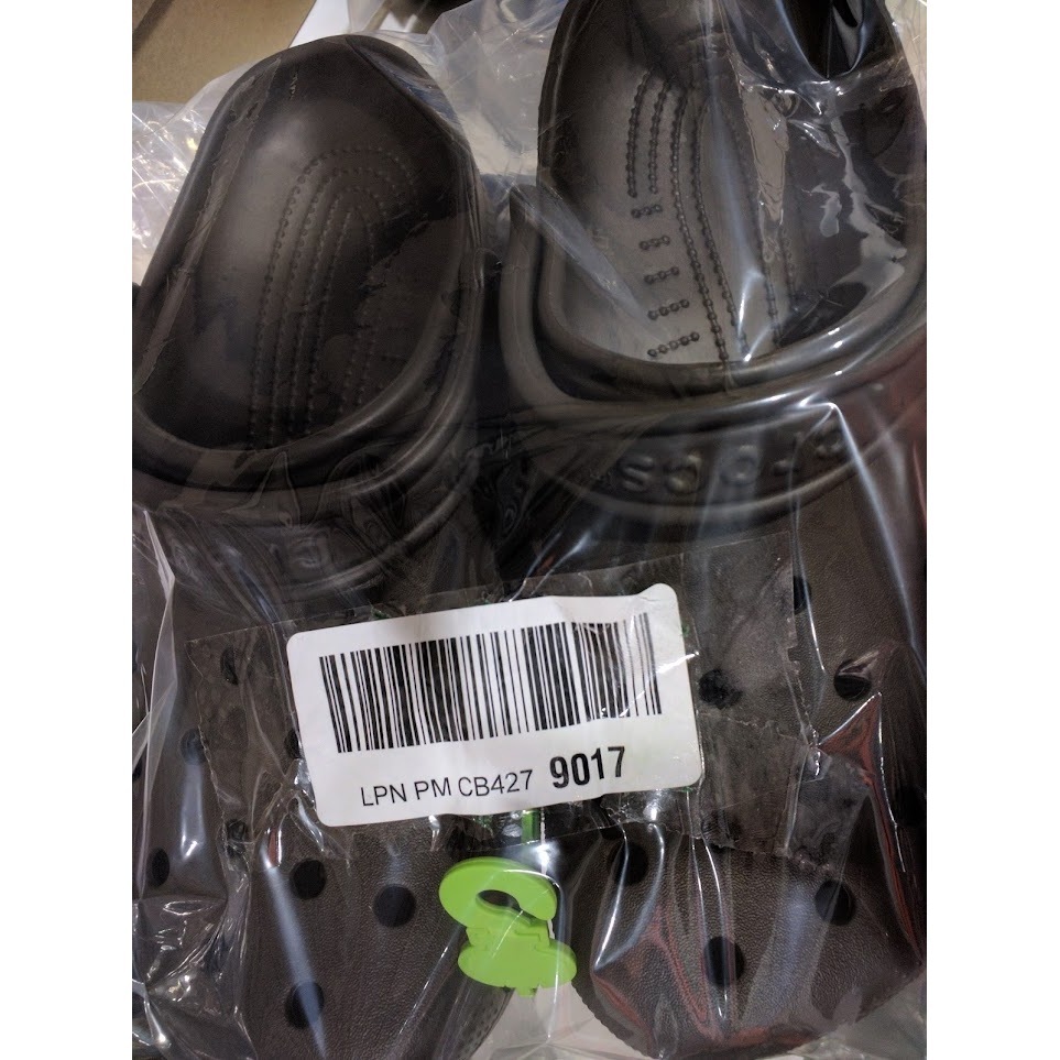 Crocs UnisexAdult Classic Clogs Black M8 W11